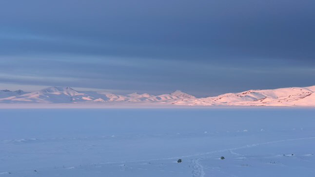 Paysage enneigé de Song Kul en hiver
